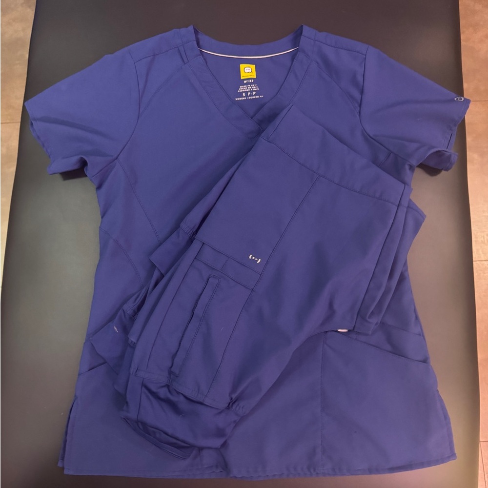 WonderWink Women's V-Neck Scrub Top & Bottom - Navy Blue